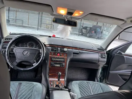 Mercedes-Benz E 320 1999 года за 5 200 000 тг. в Талдыкорган – фото 12