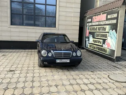 Mercedes-Benz E 230 1996 годаүшін2 200 000 тг. в Кызылорда