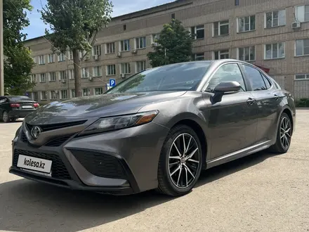 Toyota Camry 2021 года за 12 500 000 тг. в Уральск – фото 12