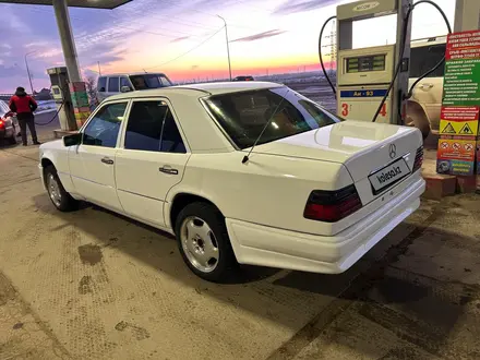 Mercedes-Benz E 200 1995 года за 1 800 000 тг. в Балхаш – фото 3