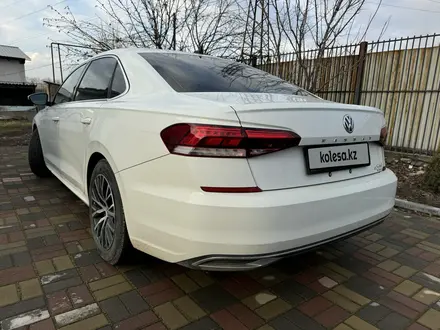 Volkswagen Passat 2020 года за 11 500 000 тг. в Алматы – фото 3