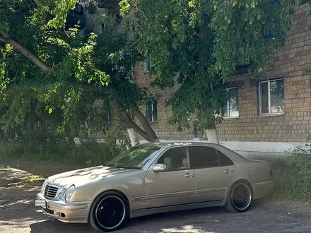 Mercedes-Benz E 280 1999 года за 3 420 000 тг. в Караганда – фото 15