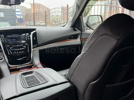 Cadillac Escalade 2020 года за 27 000 000 тг. в Астана – фото 12