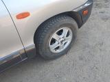 Hyundai Santa Fe 2004 года за 5 200 000 тг. в Актобе – фото 4