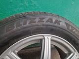 Шины с дисками комплект 215/60/R16 за 190 000 тг. в Алматы – фото 2