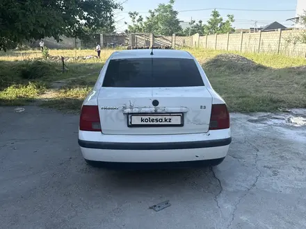 Volkswagen Passat 1999 года за 850 000 тг. в Шымкент – фото 4
