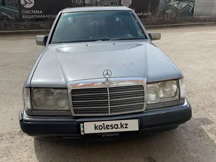 Mercedes-Benz E 200 1991 года за 900 000 тг. в Актобе