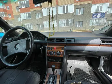 Mercedes-Benz E 200 1991 года за 900 000 тг. в Актобе – фото 7