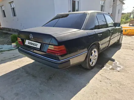 Mercedes-Benz E 230 1990 года за 900 000 тг. в Жетысай – фото 5