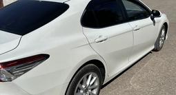 Toyota Camry 2021 года за 13 700 000 тг. в Астана – фото 4