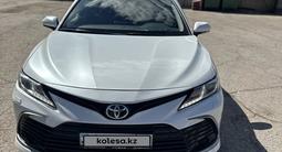 Toyota Camry 2021 года за 13 700 000 тг. в Астана