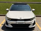 Kia K5 2021 года за 12 000 000 тг. в Алматы – фото 4