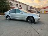 Mercedes-Benz C 180 2001 годаүшін3 200 000 тг. в Актобе – фото 3