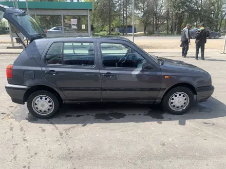Volkswagen Golf 1993 года за 1 350 000 тг. в Алматы – фото 2