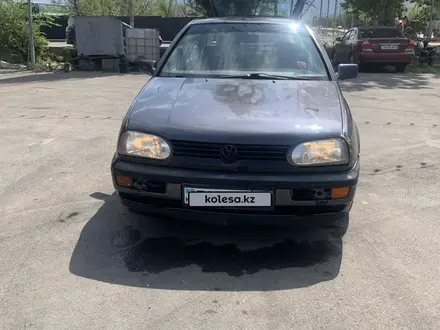 Volkswagen Golf 1993 года за 1 350 000 тг. в Алматы