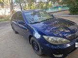 Toyota Camry 2004 годаүшін5 233 446 тг. в Актобе – фото 4