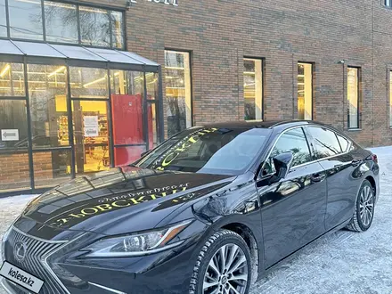 Lexus ES 350 2020 года за 18 000 000 тг. в Уральск