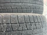 Резина Yokohama 215/55/17 4 балона липучка за 40 000 тг. в Алматы