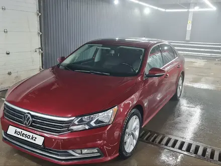 Volkswagen Passat 2017 года за 8 299 000 тг. в Астана – фото 2