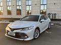 Toyota Camry 2018 года за 13 500 000 тг. в Уральск