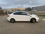Kia Rio 2017 года за 2 800 000 тг. в Уральск – фото 2