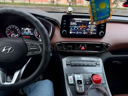 Hyundai Santa Fe 2021 года за 15 000 000 тг. в Павлодар – фото 11