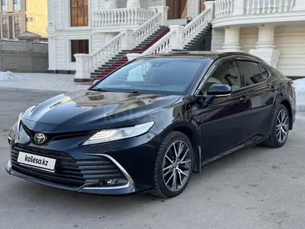 Toyota Camry 2021 года за 17 100 000 тг. в Тараз