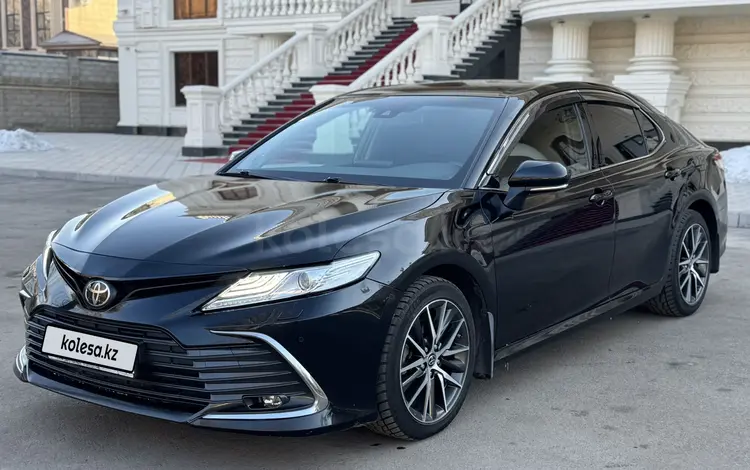 Toyota Camry 2021 года за 17 100 000 тг. в Тараз