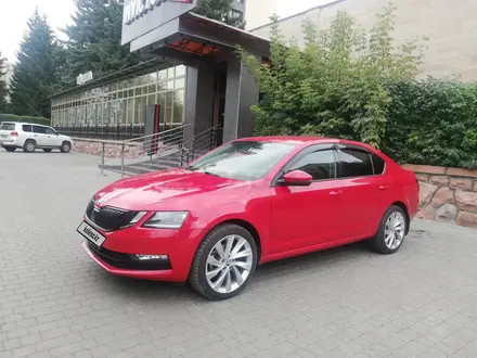 Skoda Octavia 2018 года за 9 800 000 тг. в Усть-Каменогорск – фото 2