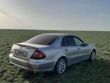 Mercedes-Benz E 200 2003 годаүшін5 000 000 тг. в Уральск – фото 4