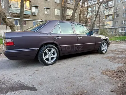 Mercedes-Benz E 280 1994 года за 4 200 000 тг. в Шымкент – фото 2