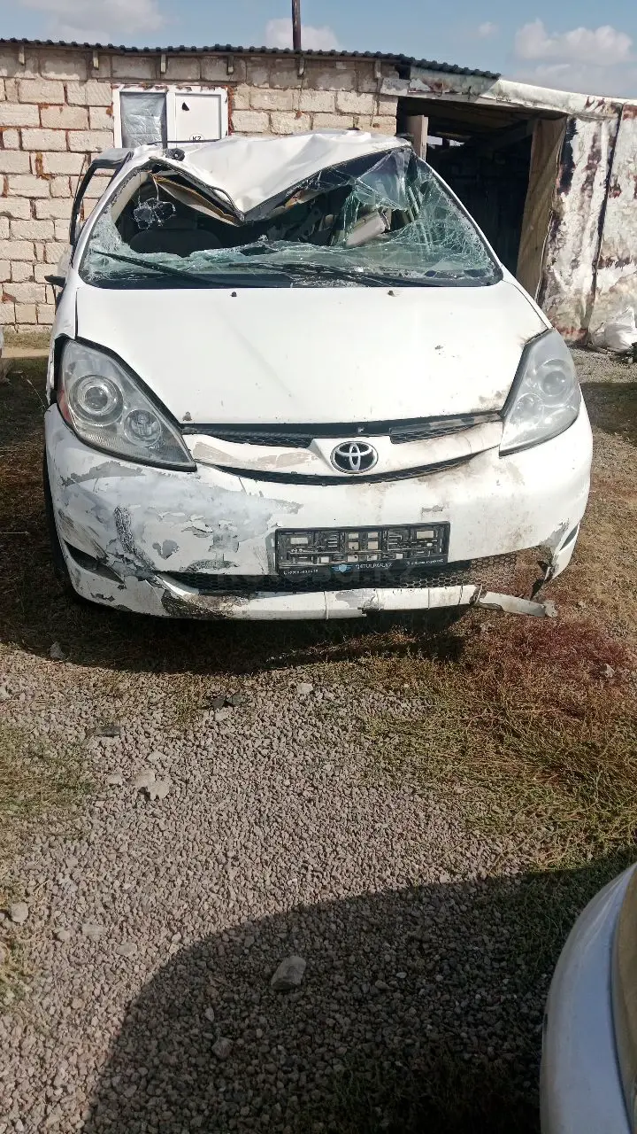 Toyota Sienna, 2006