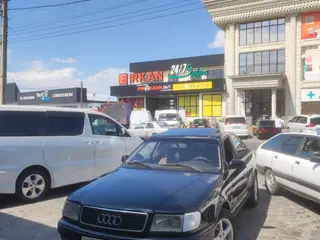Audi 100
