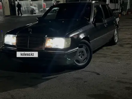 Mercedes-Benz E 230 1990 года за 1 300 000 тг. в Алматы – фото 2