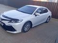 Toyota Camry 2021 годаүшін13 200 000 тг. в Актобе – фото 3