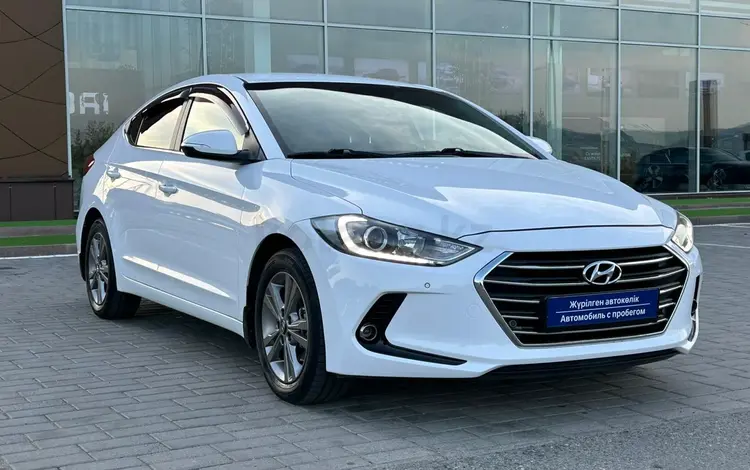 Hyundai Elantra 2018 годаfor8 390 000 тг. в Усть-Каменогорск