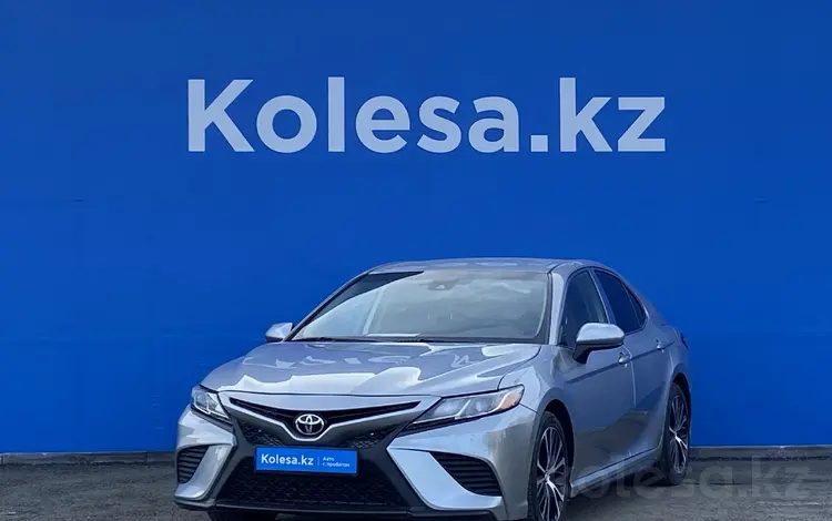 Toyota Camry 2019 года за 14 820 000 тг. в Алматы