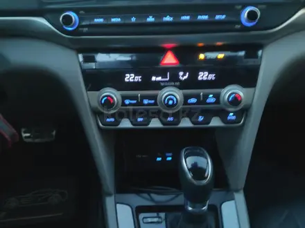 Hyundai Elantra 2019 года за 5 000 000 тг. в Атырау – фото 11