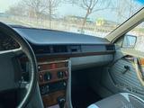 Mercedes-Benz E 230 1991 года за 1 500 000 тг. в Жетысай – фото 5