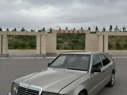 Mercedes-Benz E 230 1988 года за 1 250 000 тг. в Шымкент
