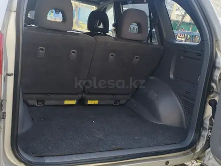 Toyota RAV4 2001 года за 4 800 000 тг. в Петропавловск – фото 6