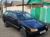 Volkswagen Passat 1993 годаfor1 500 000 тг. в Караганда