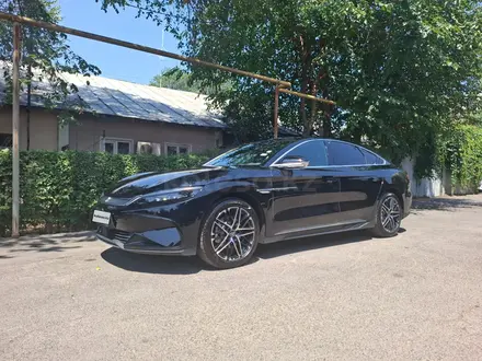 BYD Han 2025 года за 17 200 000 тг. в Алматы