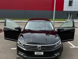 Volkswagen Passat 2016 года за 5 800 000 тг. в Павлодар – фото 2