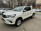 Toyota Hilux 2018 года за 19 900 000 тг. в Алматы