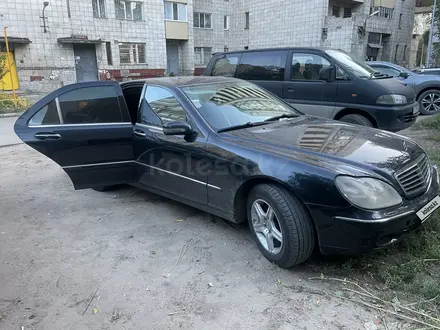 Mercedes-Benz S 400 2001 года за 4 000 000 тг. в Павлодар – фото 9