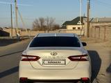 Toyota Camry 2019 года за 14 500 000 тг. в Шымкент – фото 2