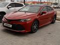 Toyota Camry 2022 года за 10 500 000 тг. в Актау – фото 2