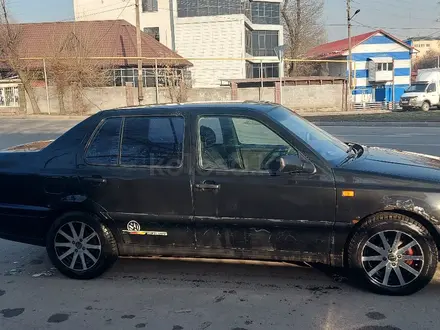 Volkswagen Vento 1995 года за 1 400 000 тг. в Алматы – фото 5