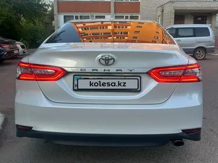 Toyota Camry 2018 года за 13 900 000 тг. в Павлодар – фото 4
